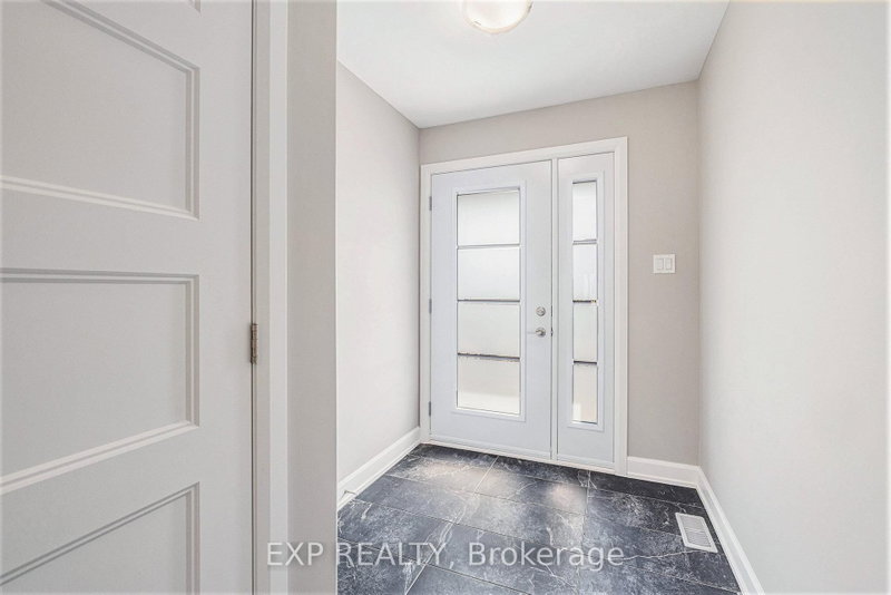 1227 MONTBLANC Crescent