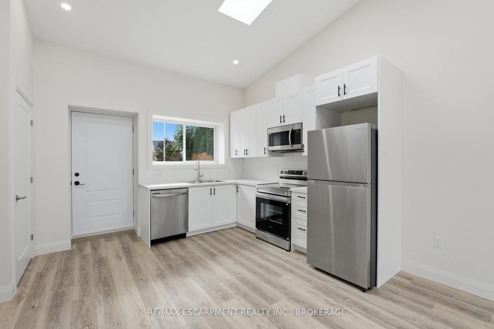3 - 18 Princess Street, St. Catharines 4