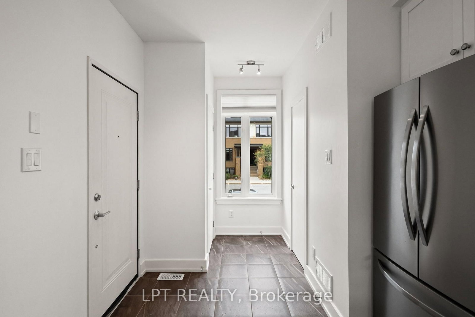 21 Bergeron Private • Orleans, ON photo 10
