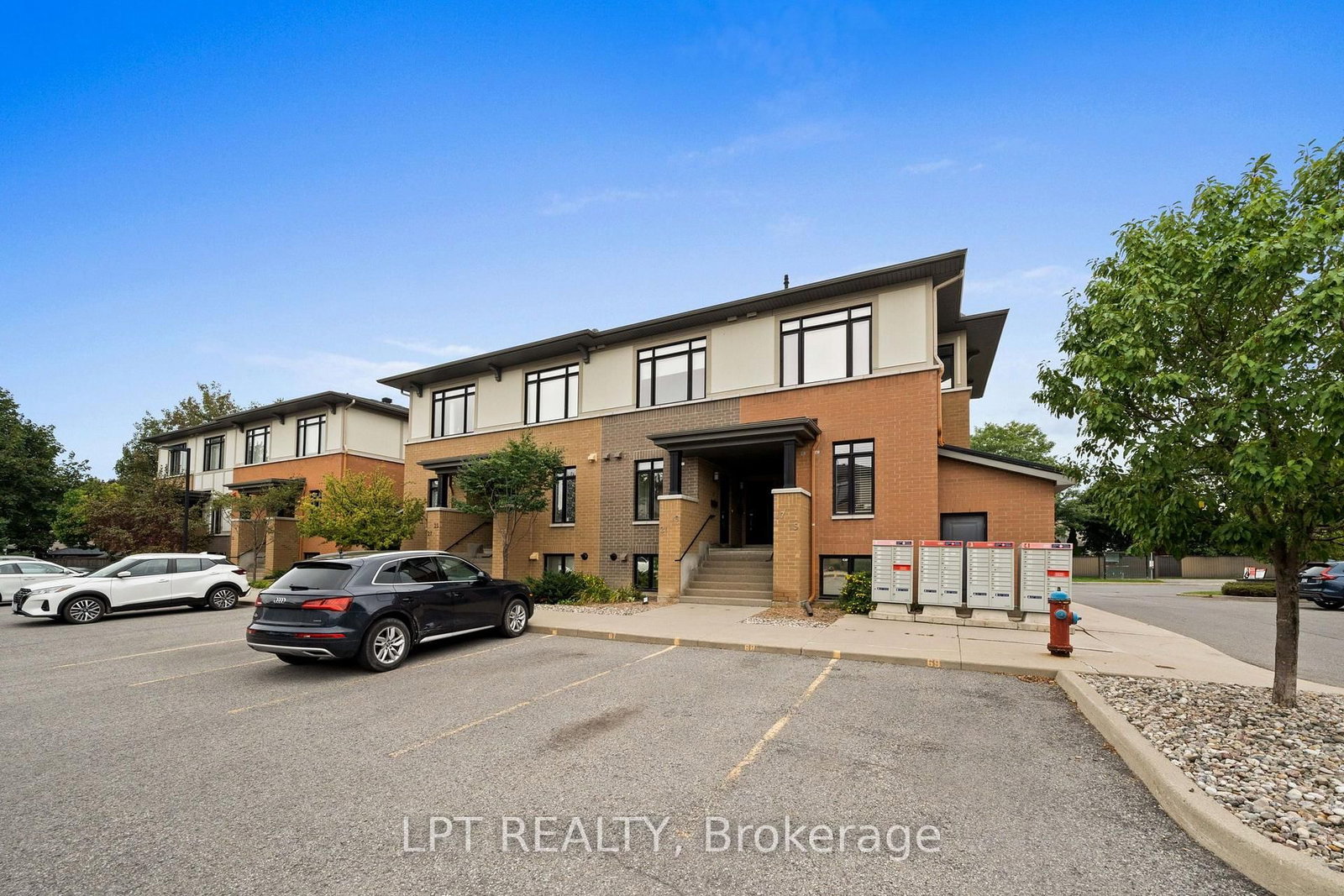 21 Bergeron Private • Orleans, ON photo 6