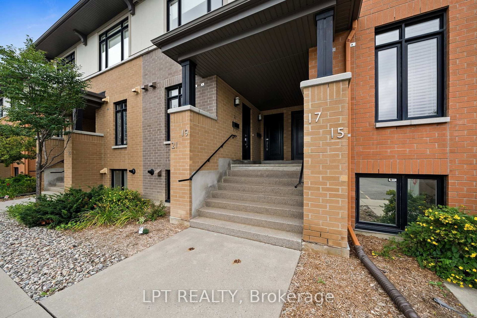 21 Bergeron Private • Orleans, ON photo 8