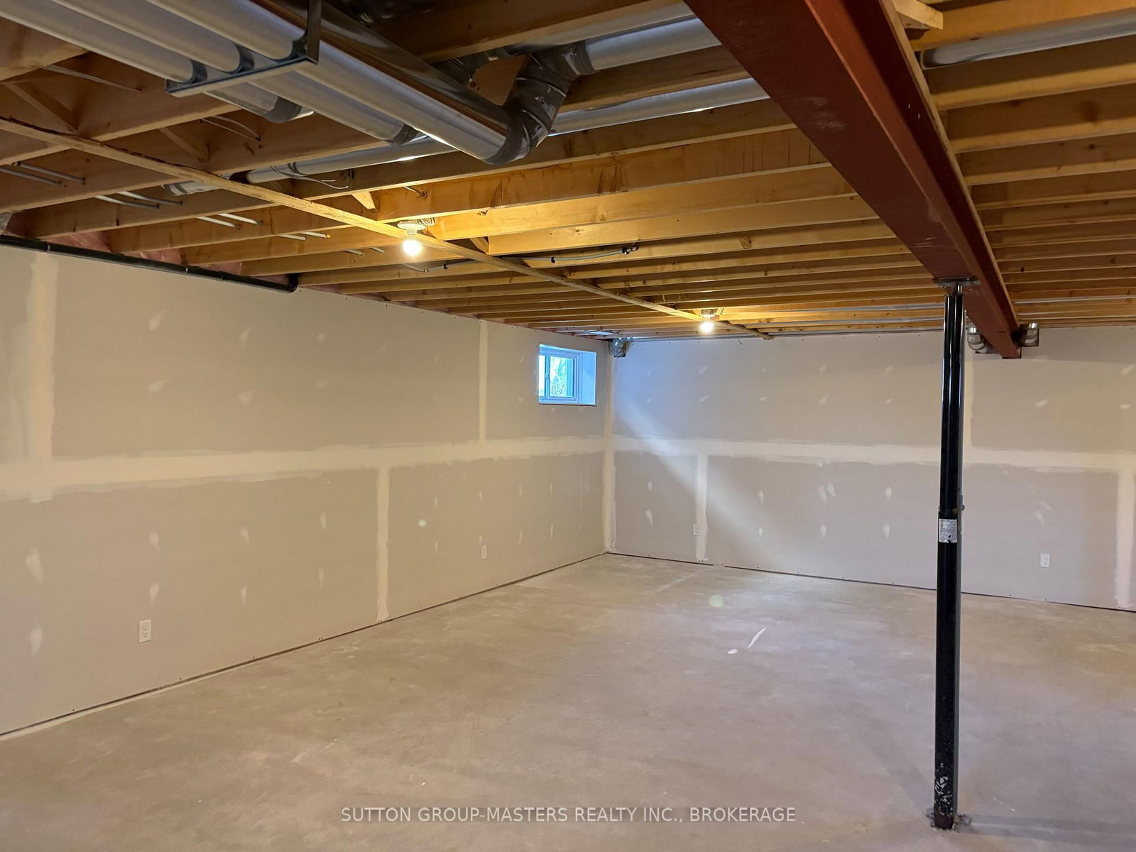812 Windermere Drive • Kingston, ON photo 18