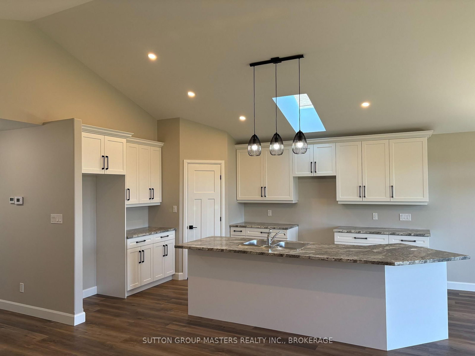 812 Windermere Drive • Kingston, ON photo 5