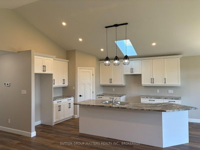 812 Windermere Drive • Kingston, ON photo 5