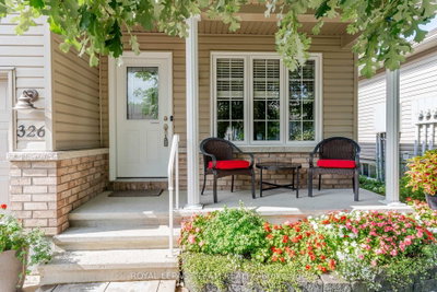 326 Finner Court • Almonte, ON photo 3