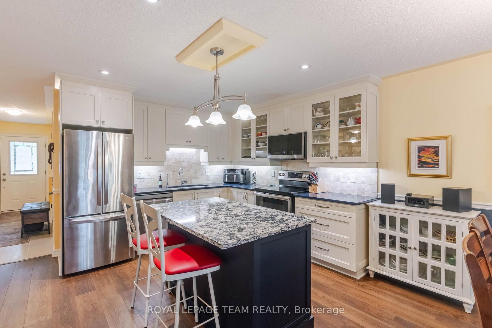 326 Finner Court • Almonte, ON photo 5