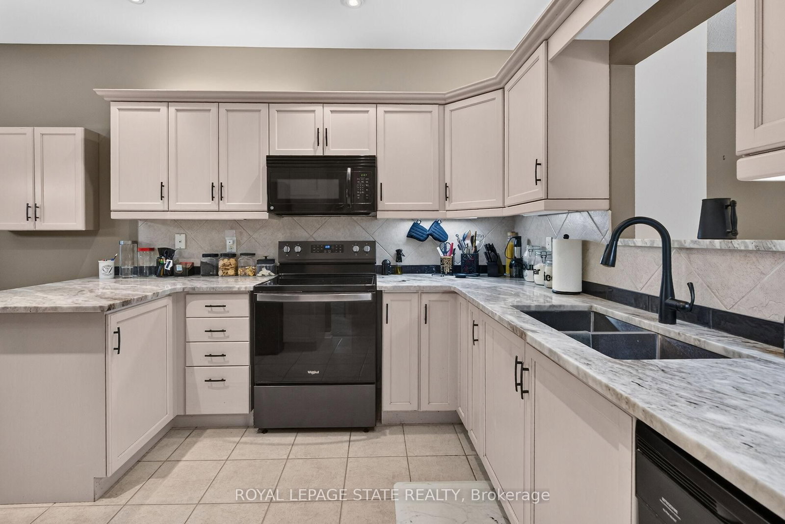 159 Thoroughbred Boulevard • Hamilton, ON photo 12