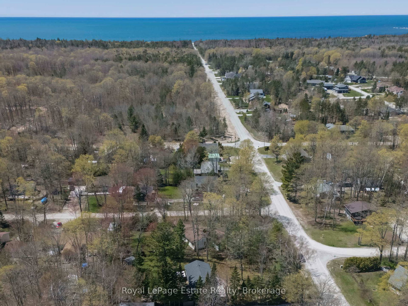 818 Sixth Street N • South Bruce Peninsula, ON photo 3