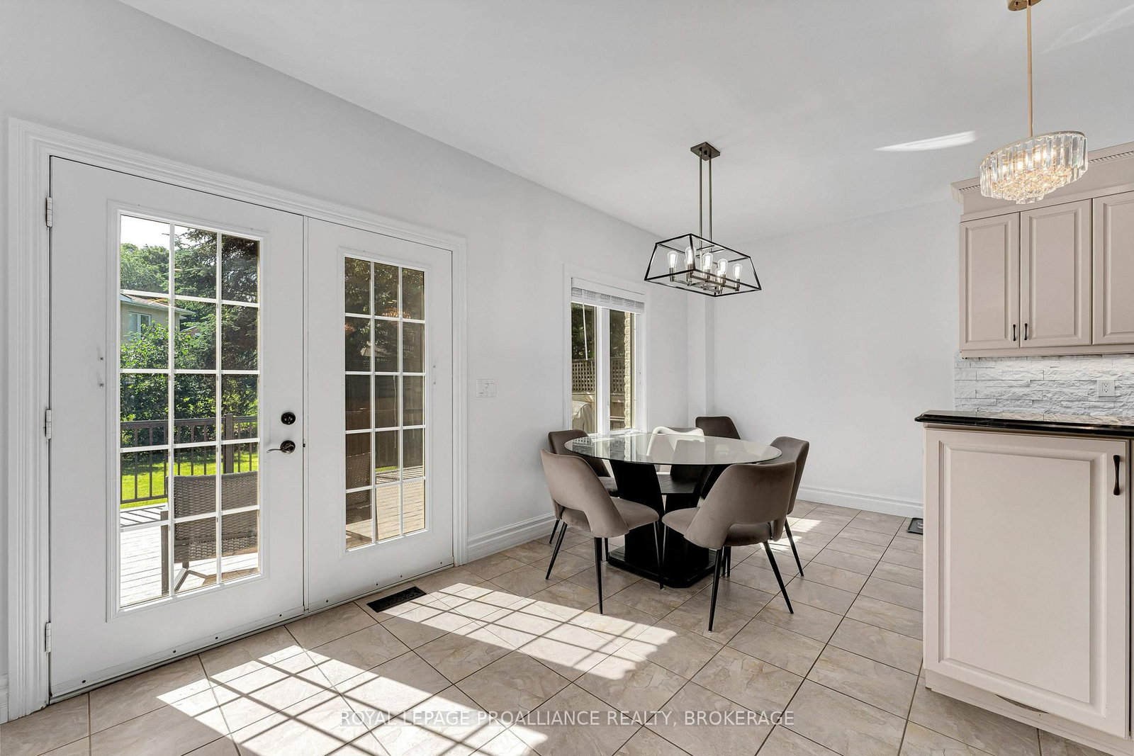 81 Kenwoods Circle • Kingston, ON photo 8