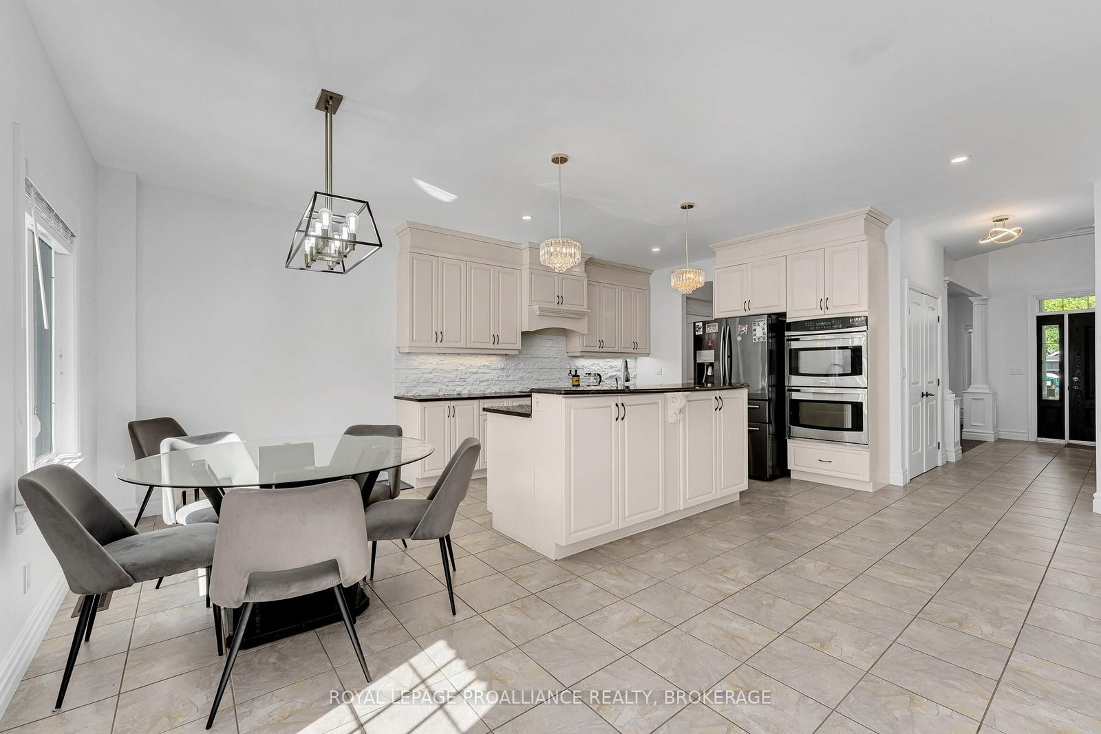 81 Kenwoods Circle • Kingston, ON photo 9