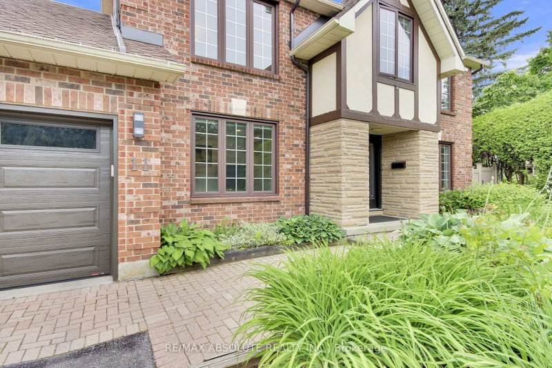 11 Cobb Court