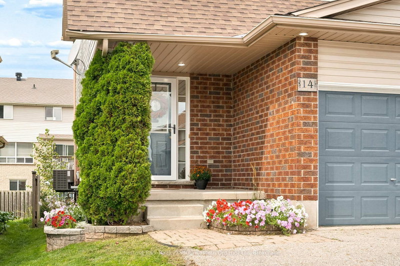 14 SANDCREEK Lane