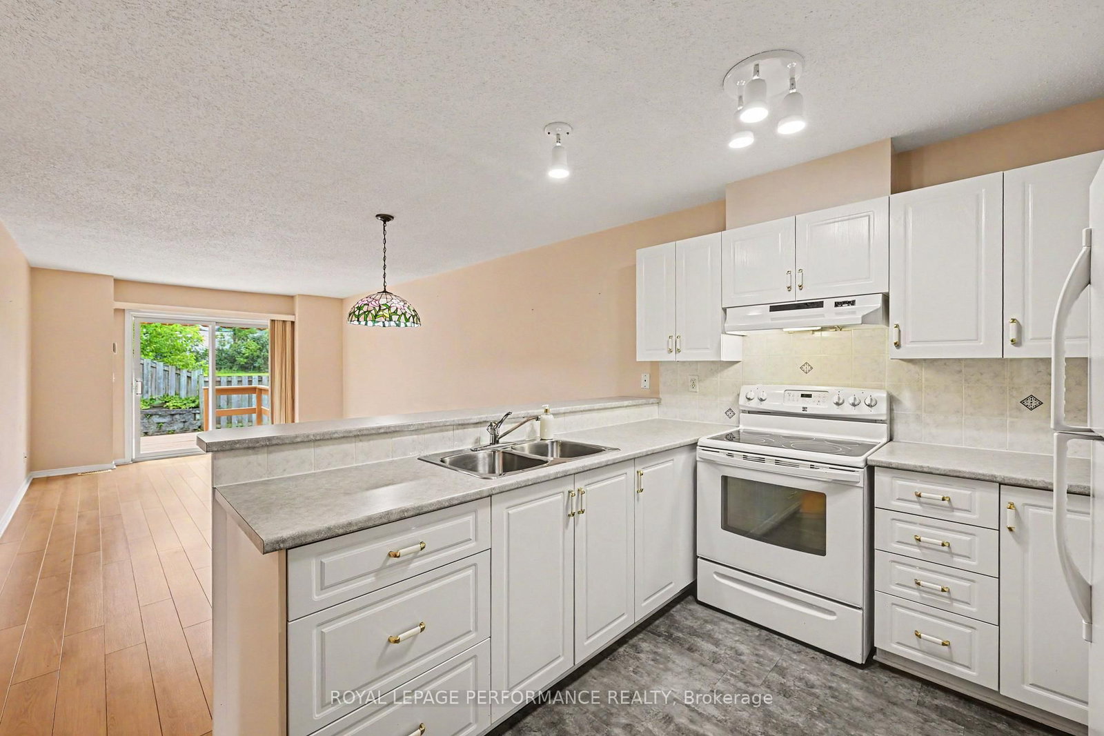 18 Daphne Crescent • Ottawa, ON photo 13