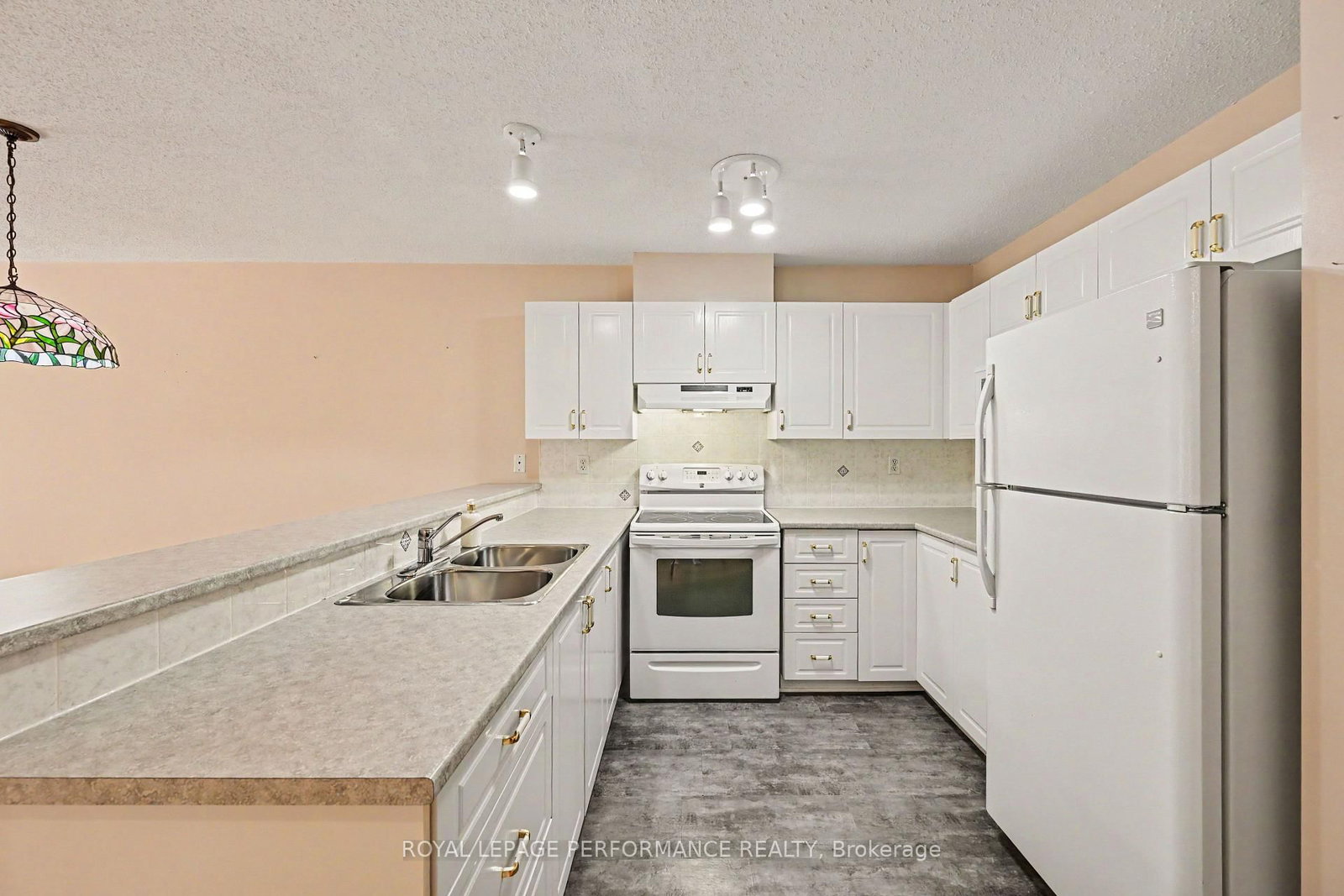 18 Daphne Crescent • Ottawa, ON photo 14