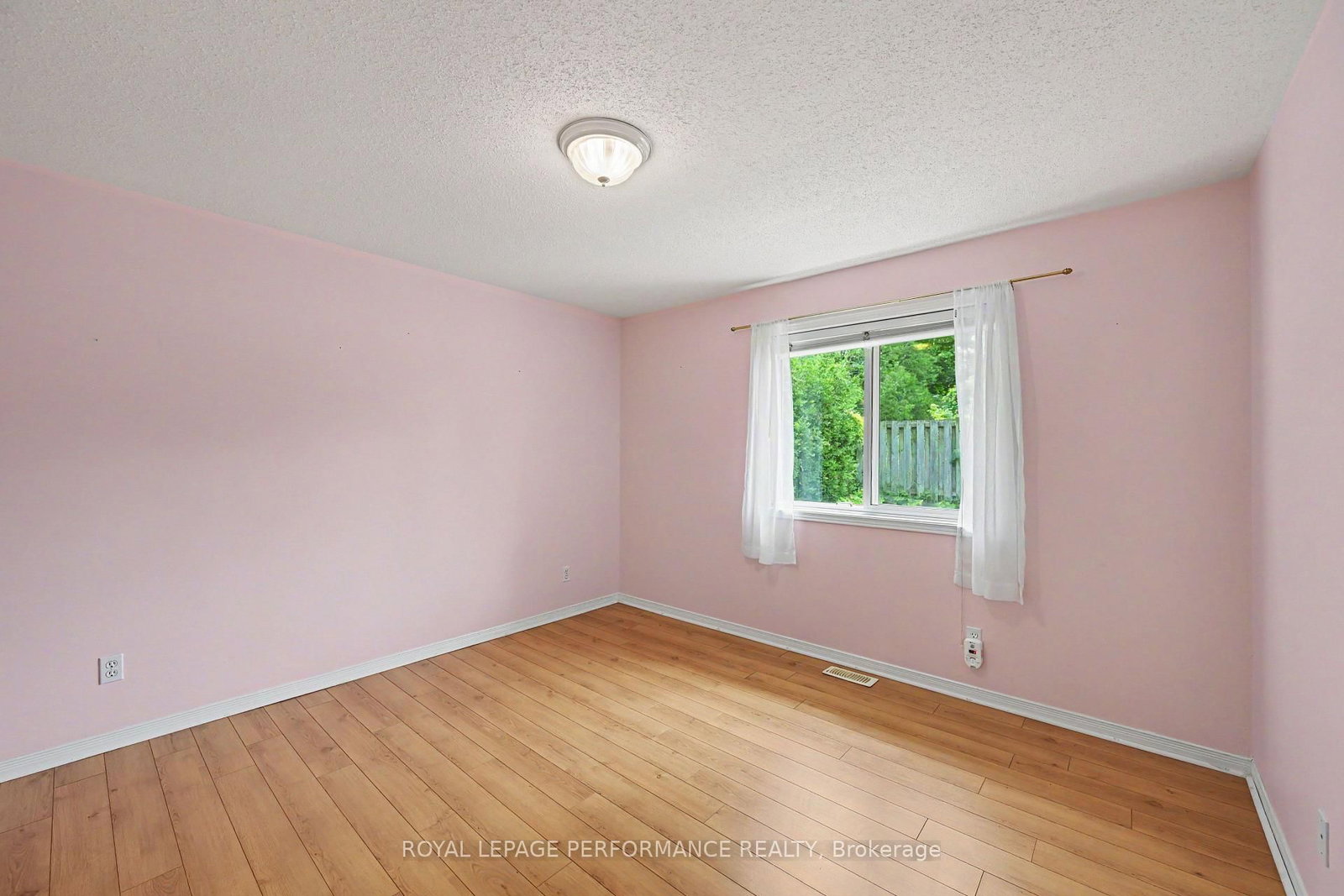 18 Daphne Crescent • Ottawa, ON photo 18