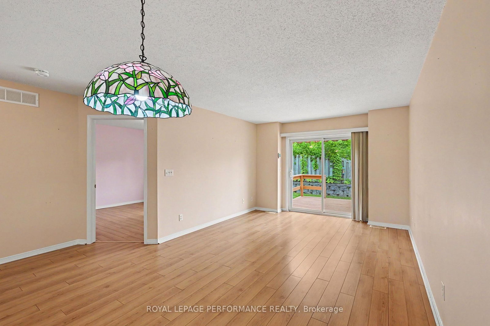 18 Daphne Crescent • Ottawa, ON photo 9