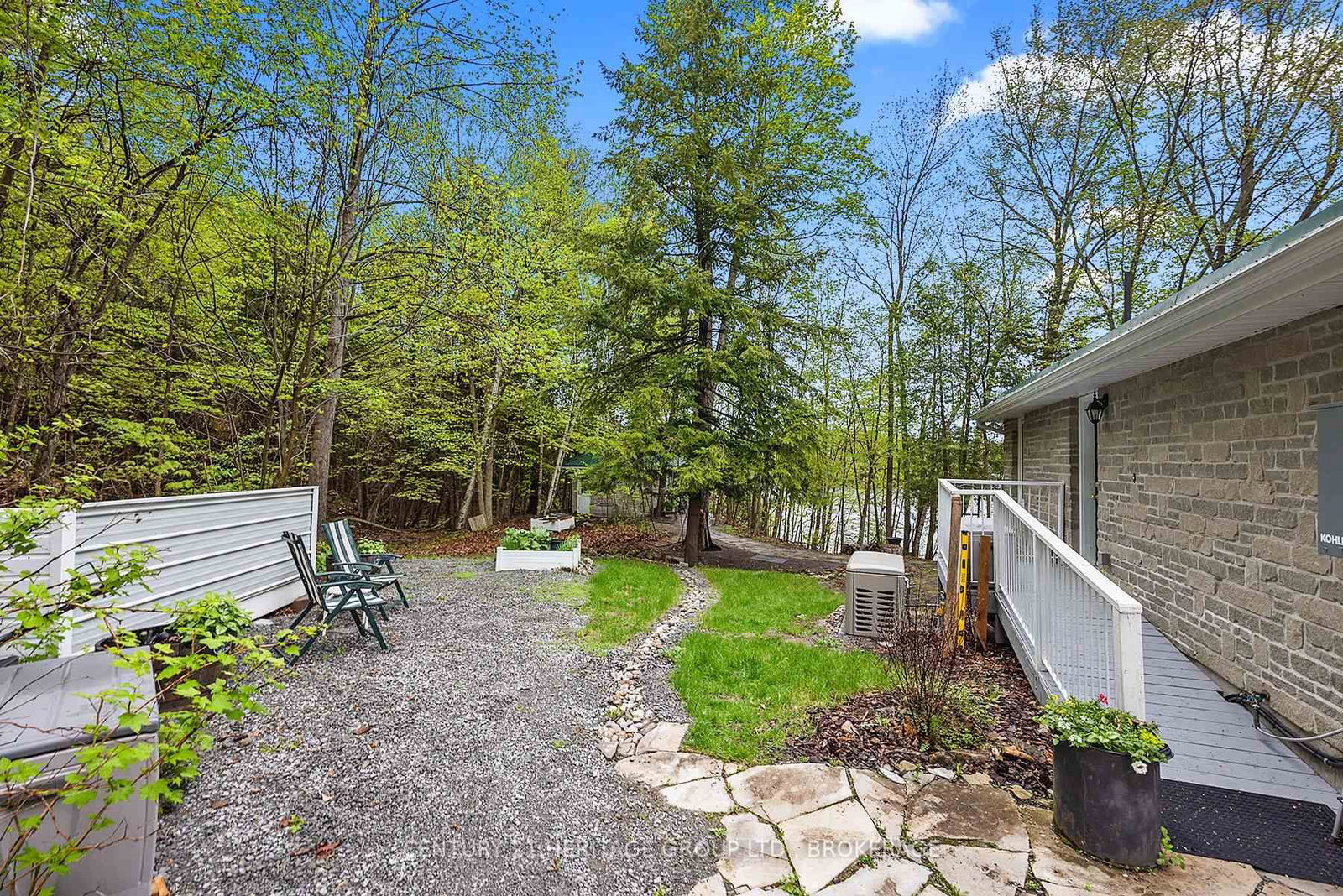8126 Perth Road • Perth Road, ON photo 17