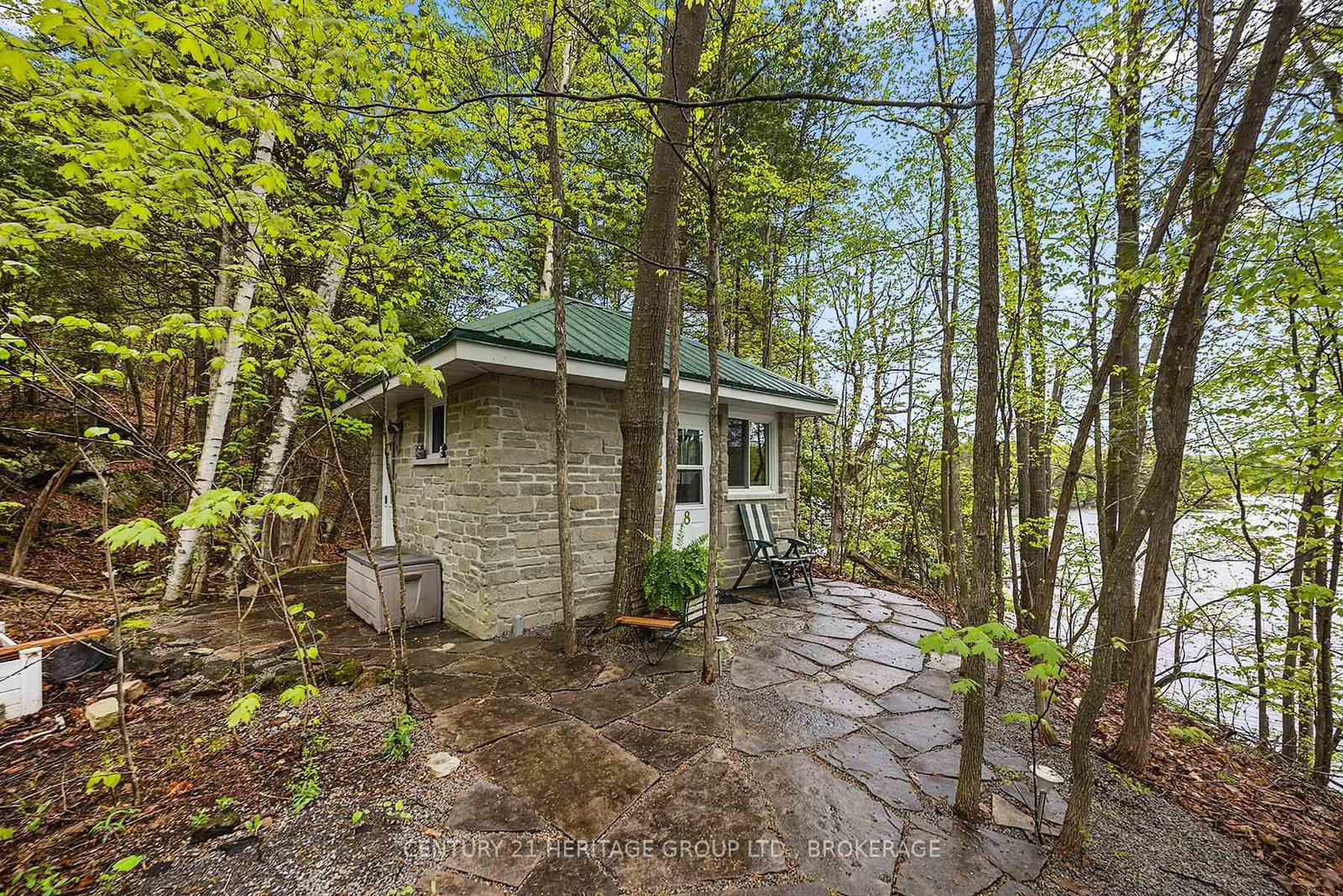 8126 Perth Road • Perth Road, ON photo 18