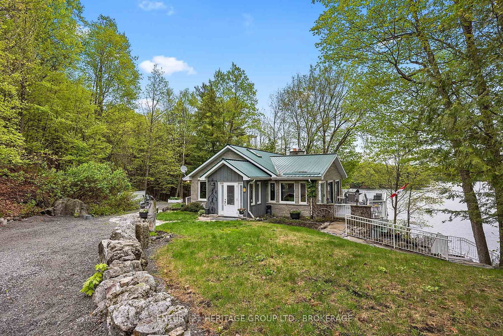 8126 Perth Road • Perth Road, ON photo 9
