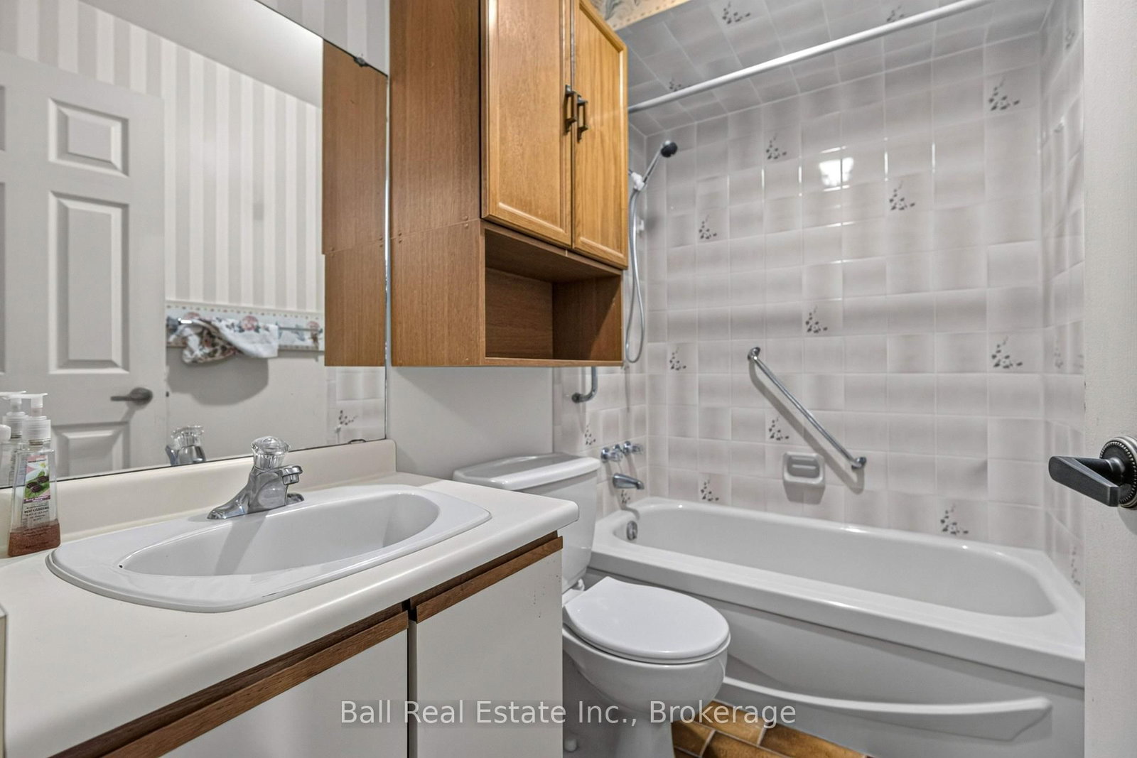 200 East St S 103 • #3 • Kawartha Lakes, ON photo 18