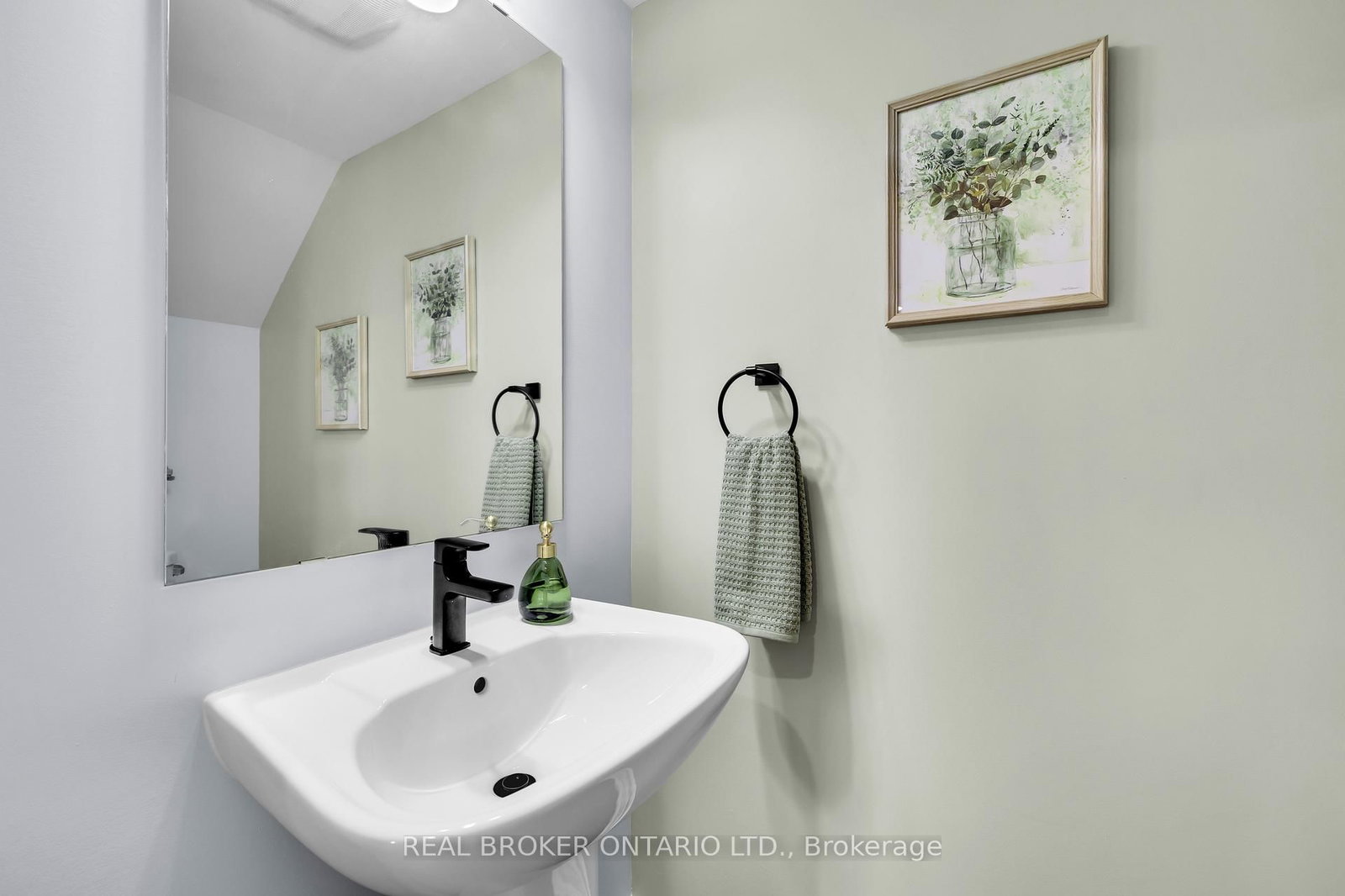 405 Pilot Private • Ottawa, ON photo 11