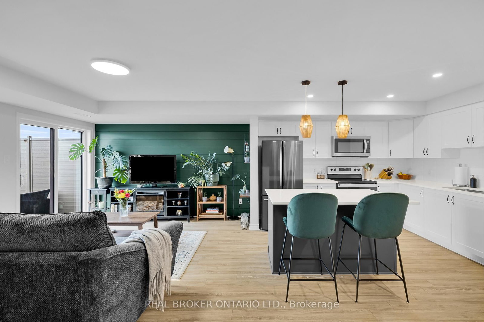 405 Pilot Private • Ottawa, ON photo 3