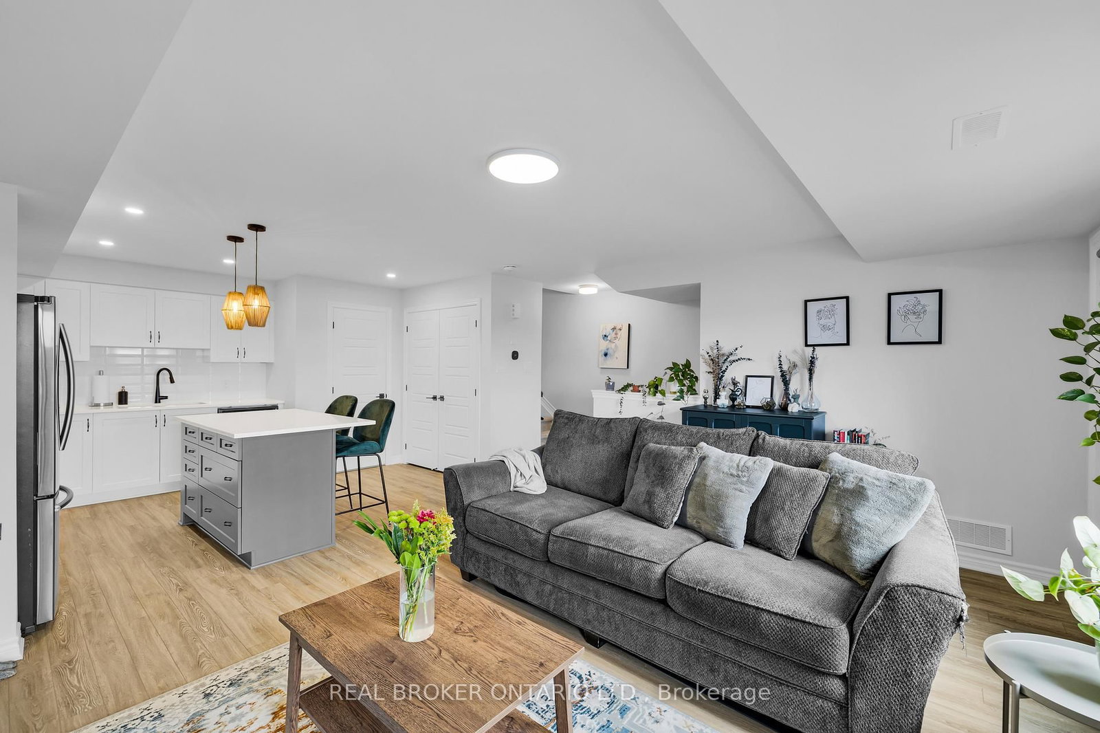 405 Pilot Private • Ottawa, ON photo 4