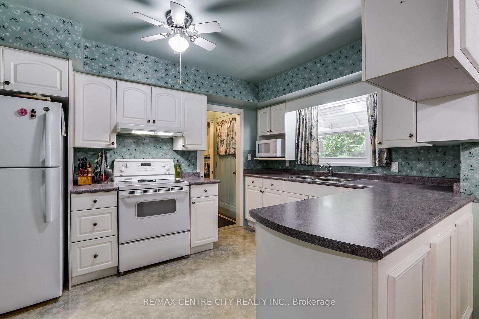 223 Halls Mill Road • London South, ON photo 9
