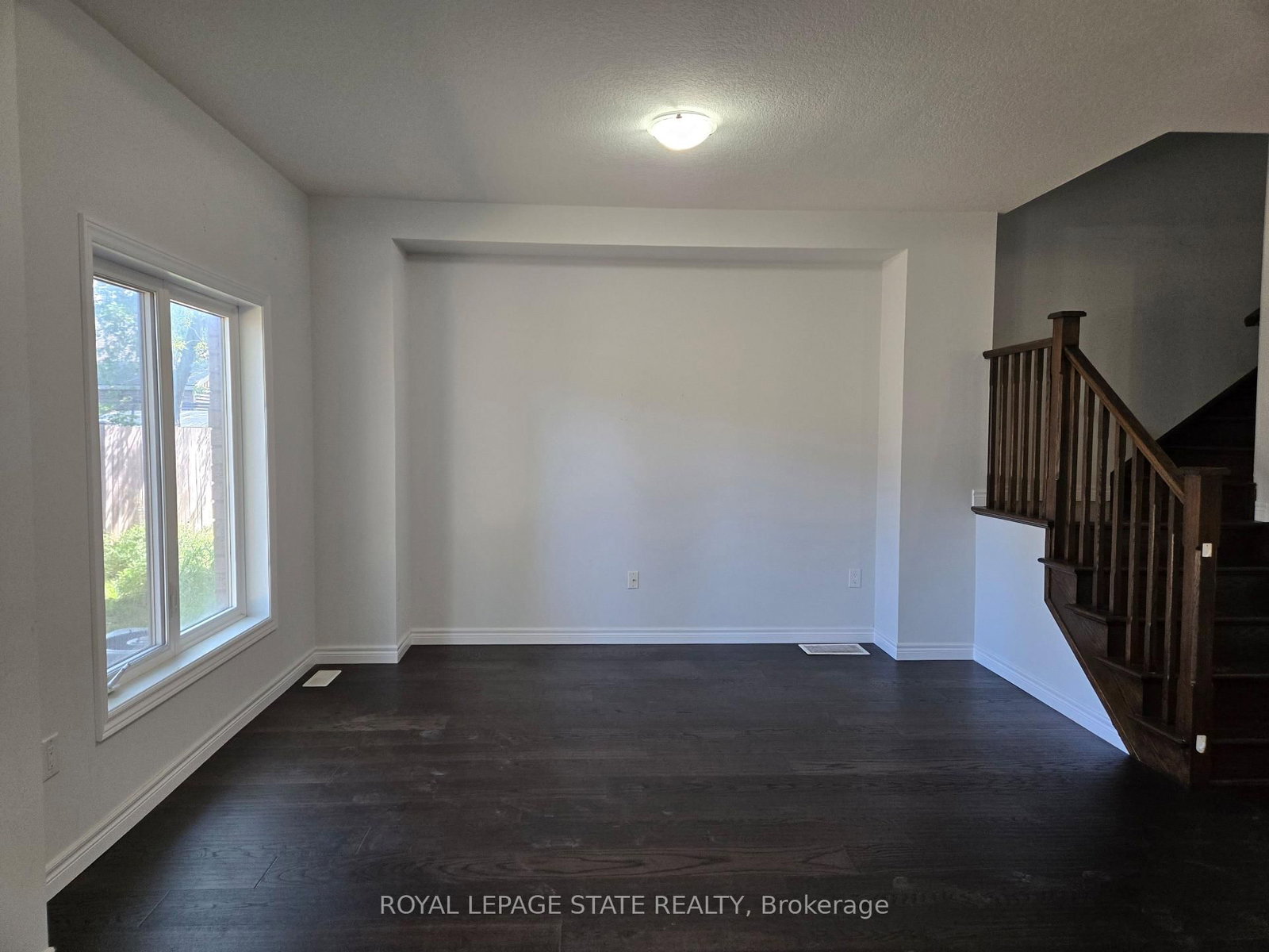 28 Alayche Trail • Welland, ON photo 5