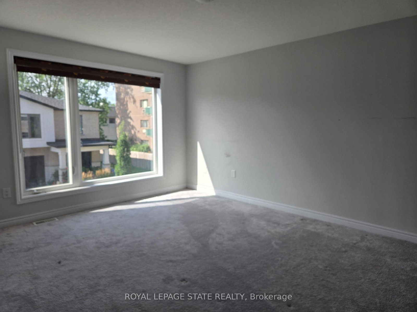 28 Alayche Trail • Welland, ON photo 9