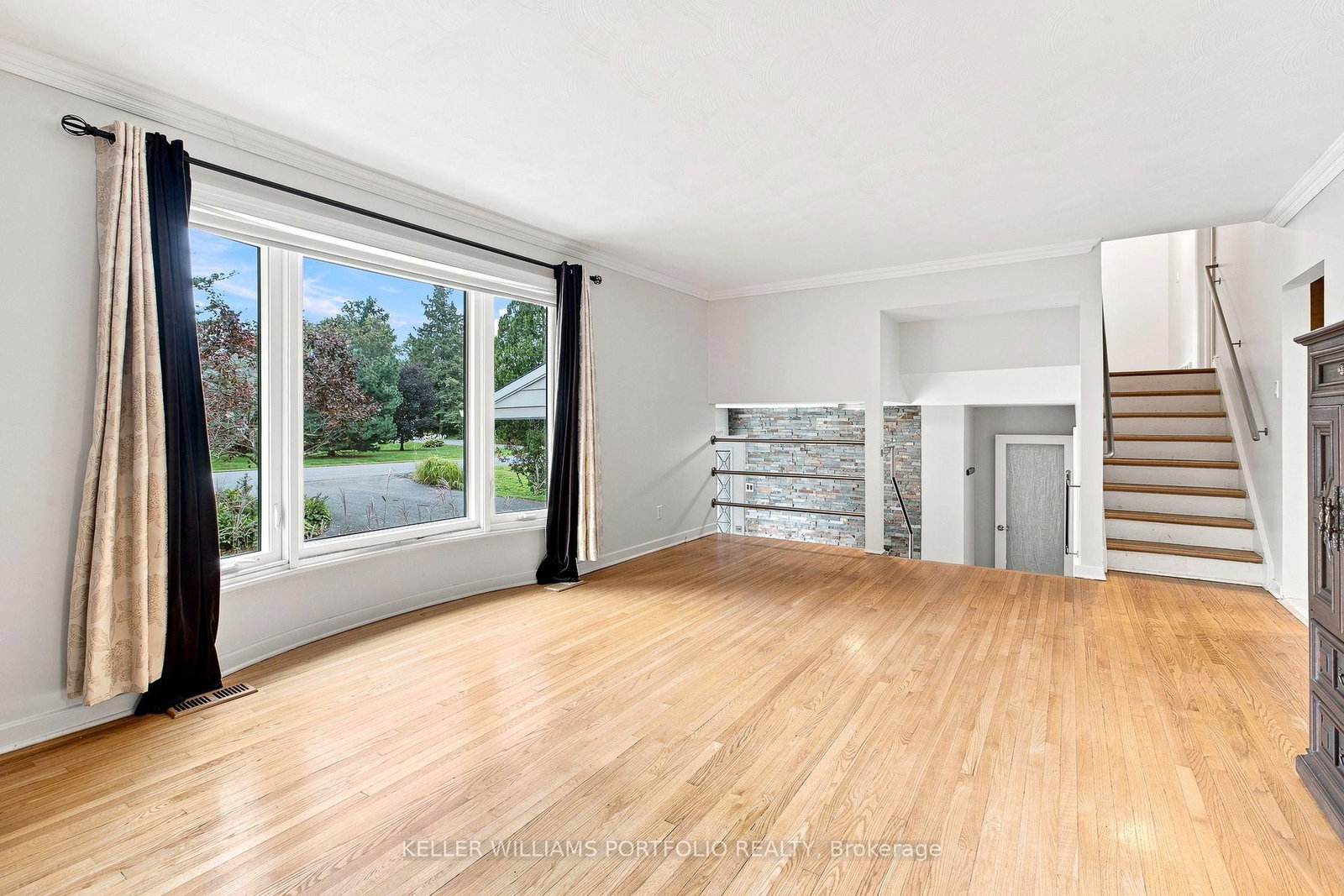 123 Dorothea Drive • Ottawa, ON photo 4