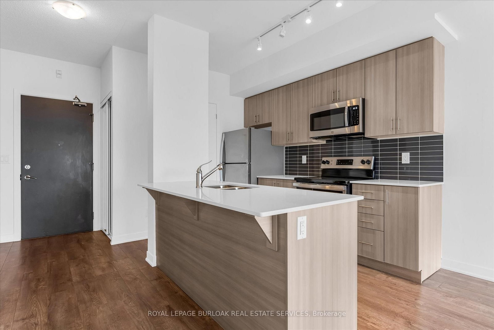 550 North Service Road N • #612 • Grimsby, ON photo 10