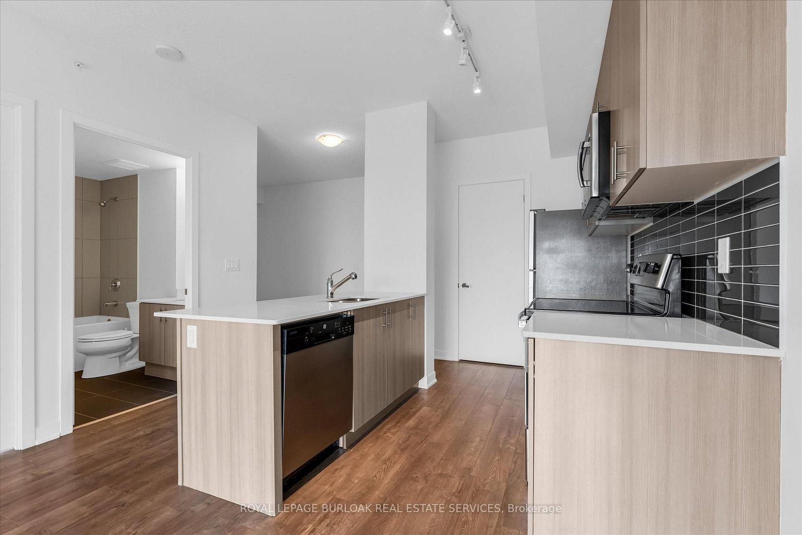 550 North Service Road N • #612 • Grimsby, ON photo 11