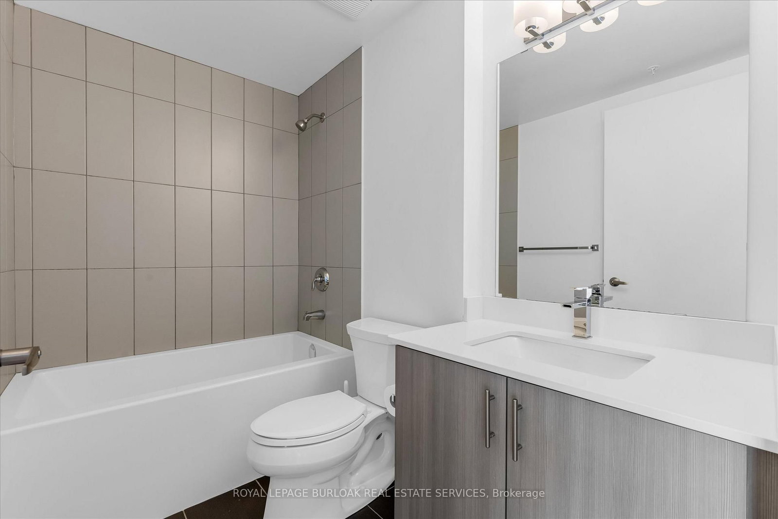 550 North Service Road N • #612 • Grimsby, ON photo 17