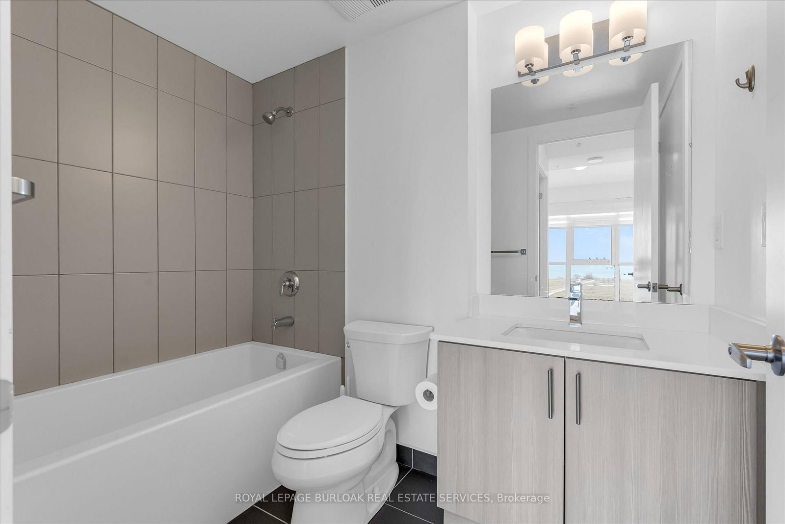 550 North Service Road N • #612 • Grimsby, ON photo 18