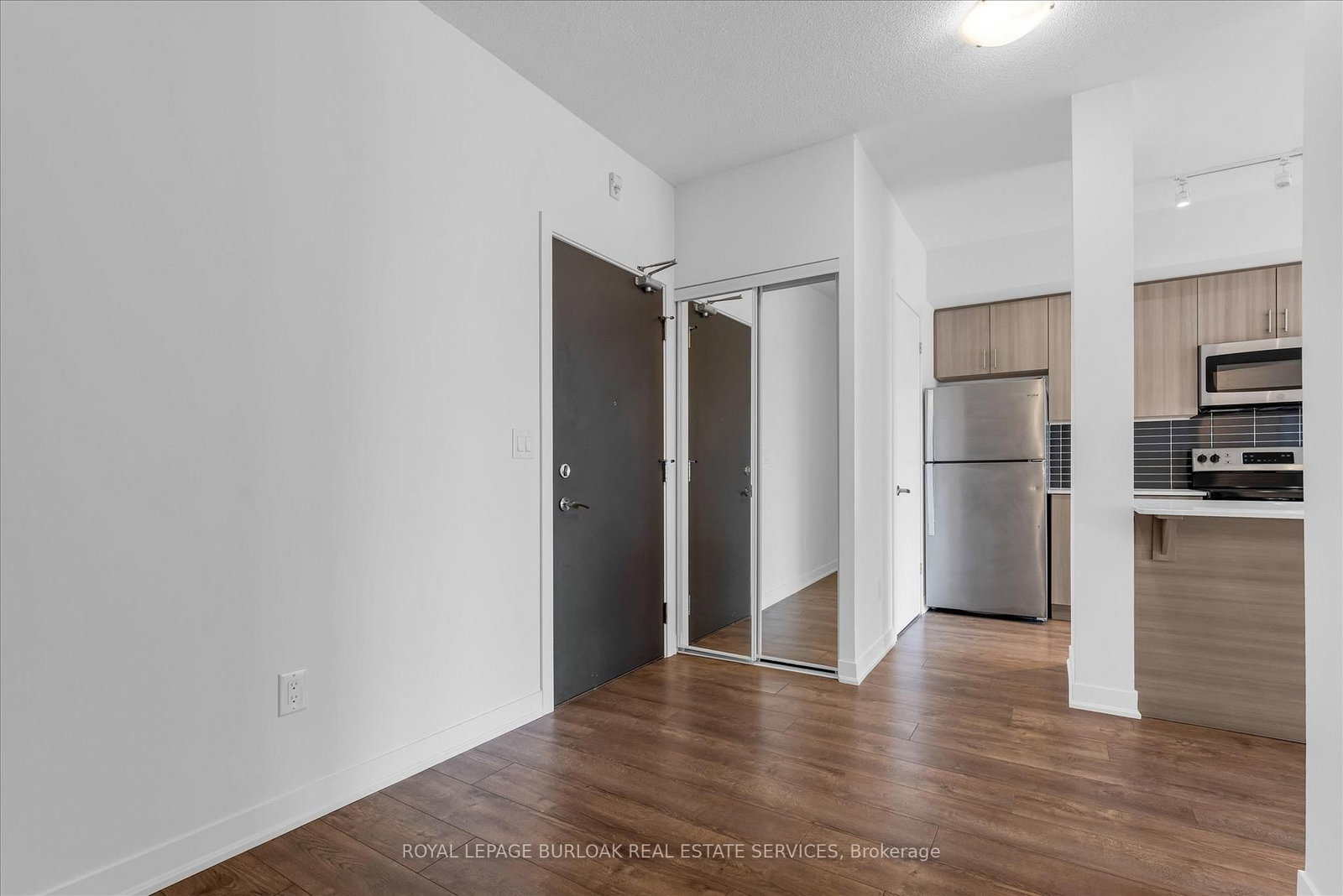 550 North Service Road N • #612 • Grimsby, ON photo 8