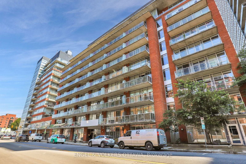 406 - 383 Cumberland Street