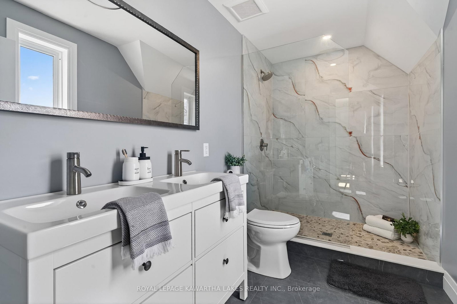 45 OAK Street • Kawartha Lakes, ON photo 17