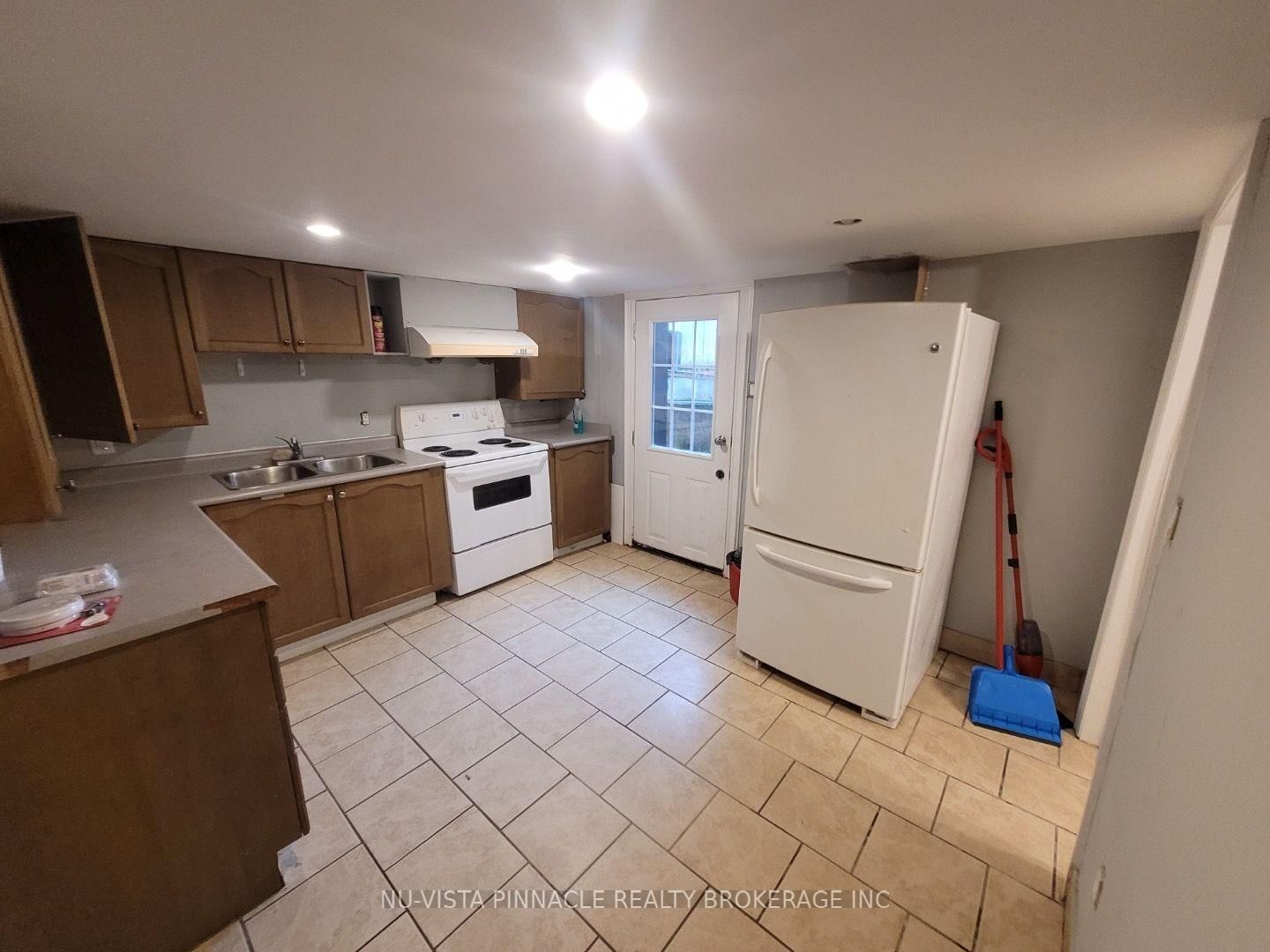 572 Oxford Street E • London East, ON photo 15