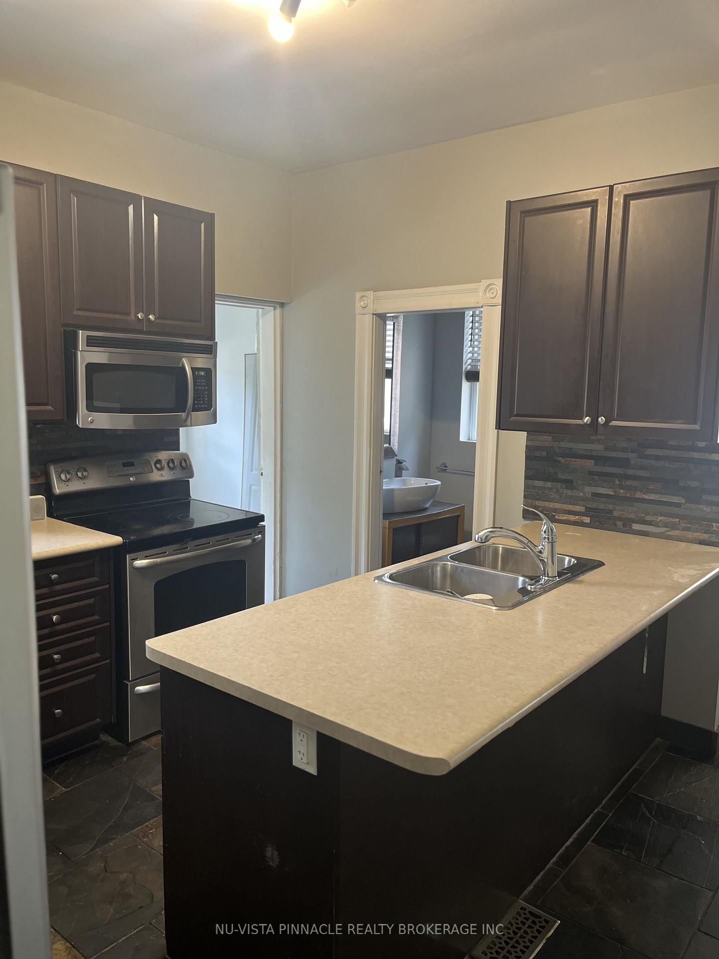572 Oxford Street E • London East, ON photo 4
