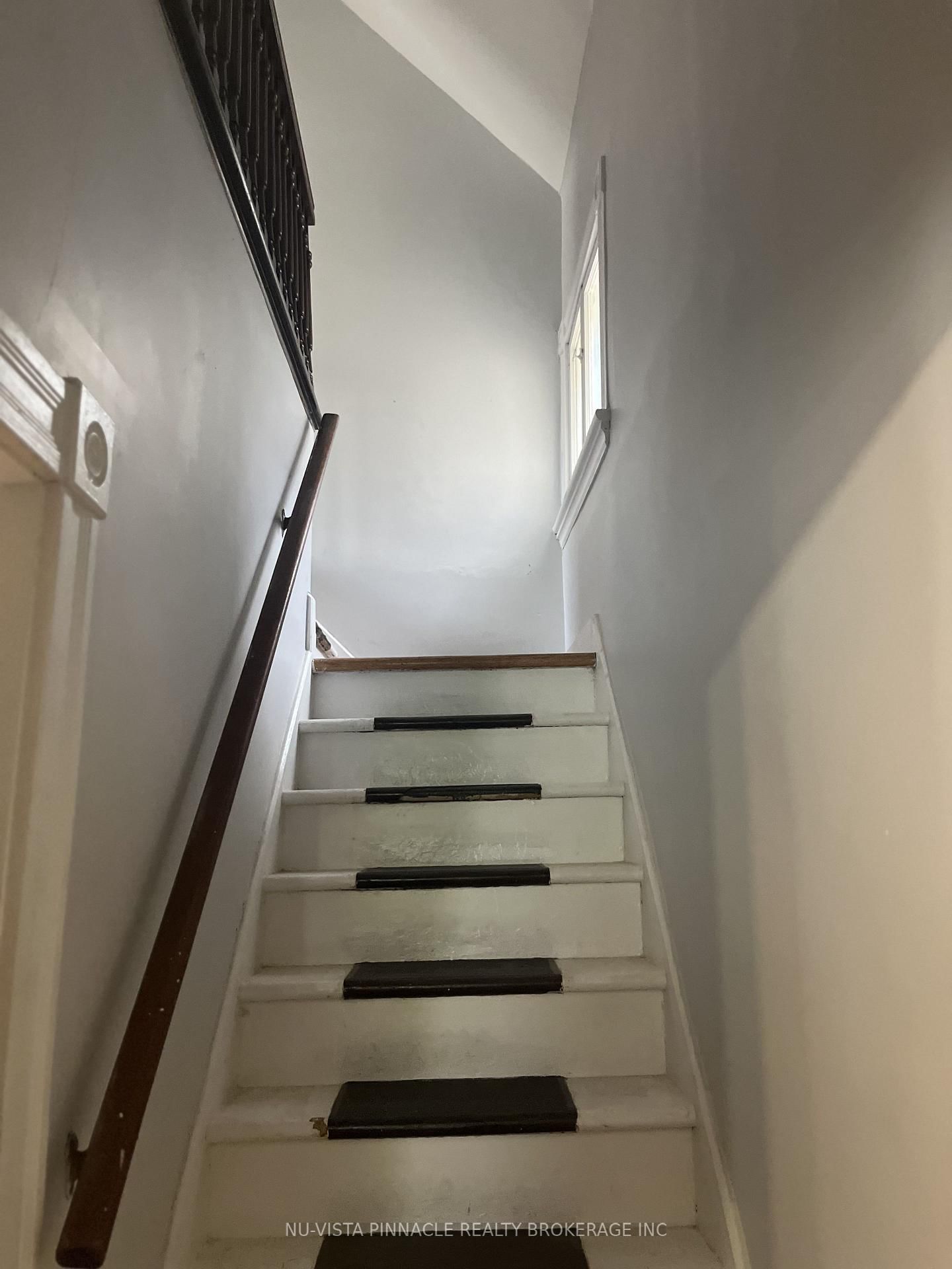 572 Oxford Street E • London East, ON photo 8