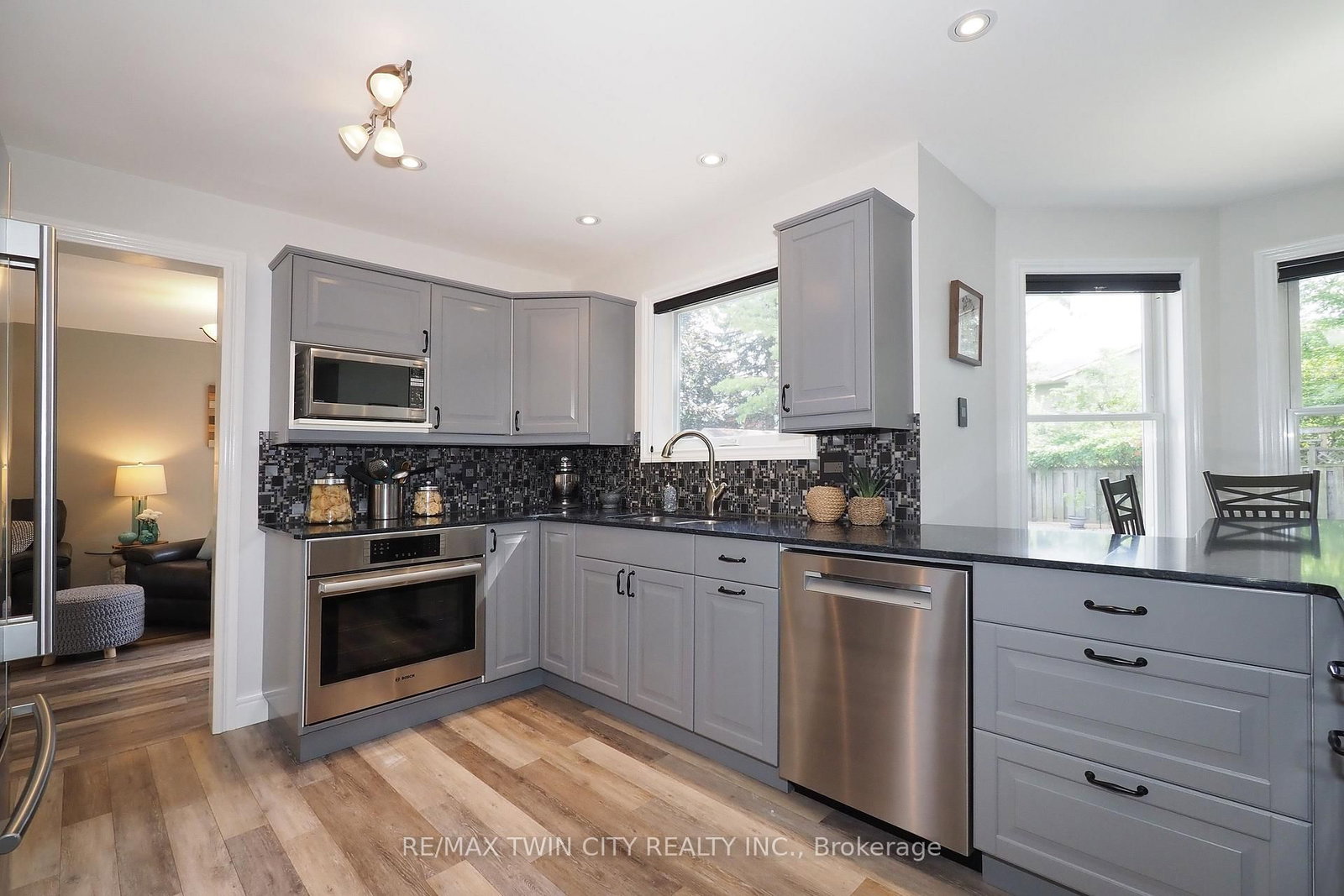 324 Cooper Street • Cambridge, ON photo 9