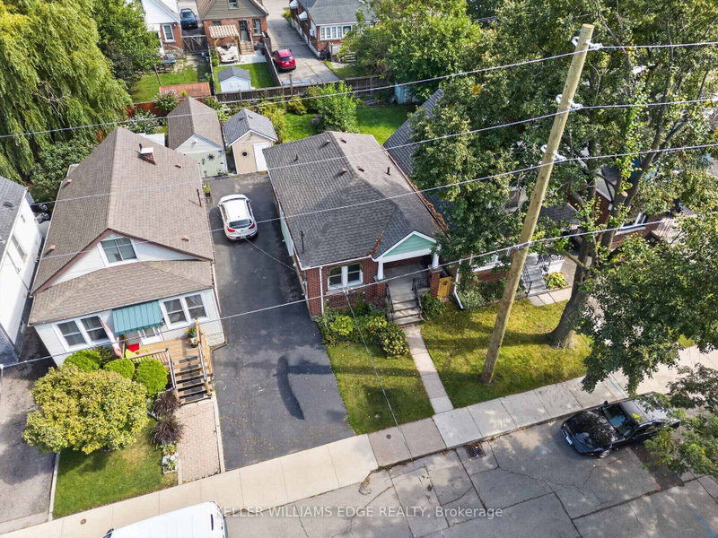 30 Barons Avenue N