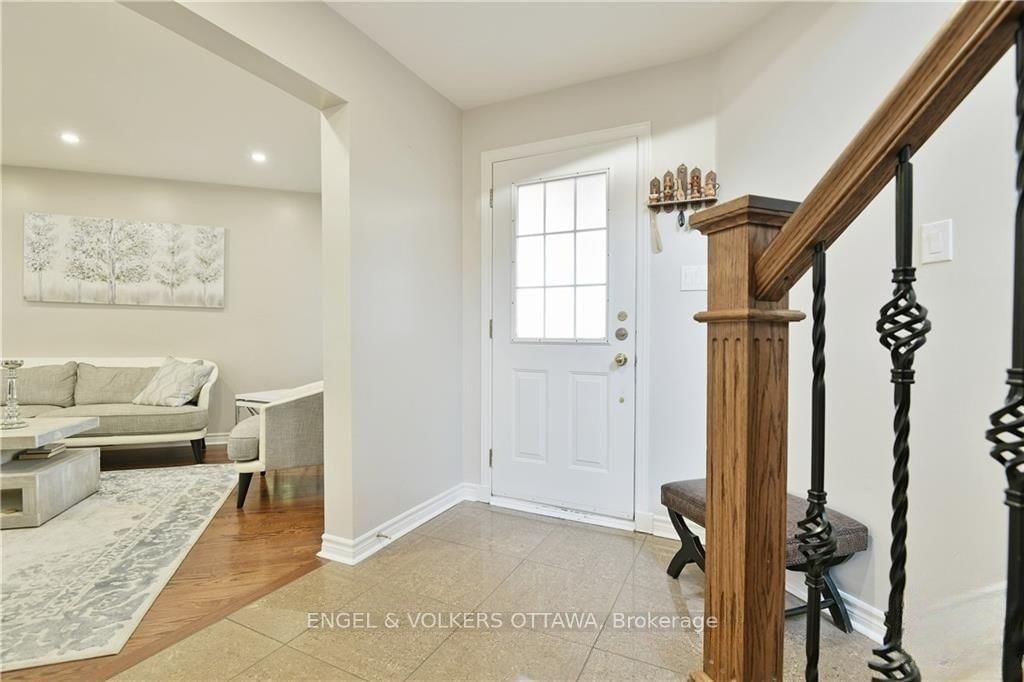 13 Picasso Drive • Ottawa, ON photo 3