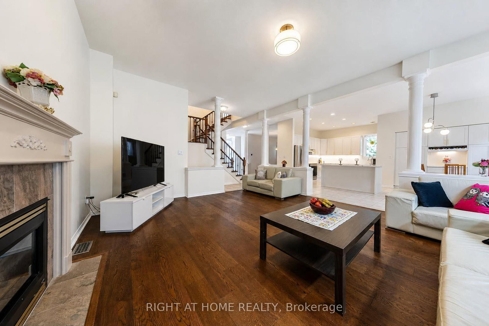 27 Thoroughbred Boulevard • Hamilton, ON photo 20
