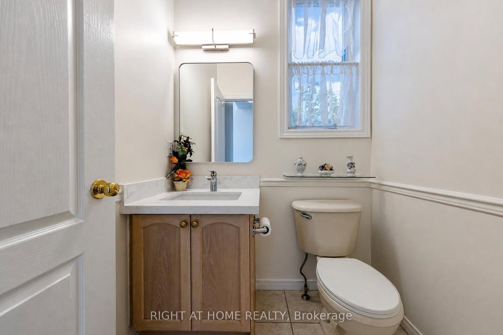 27 Thoroughbred Boulevard • Hamilton, ON photo 21