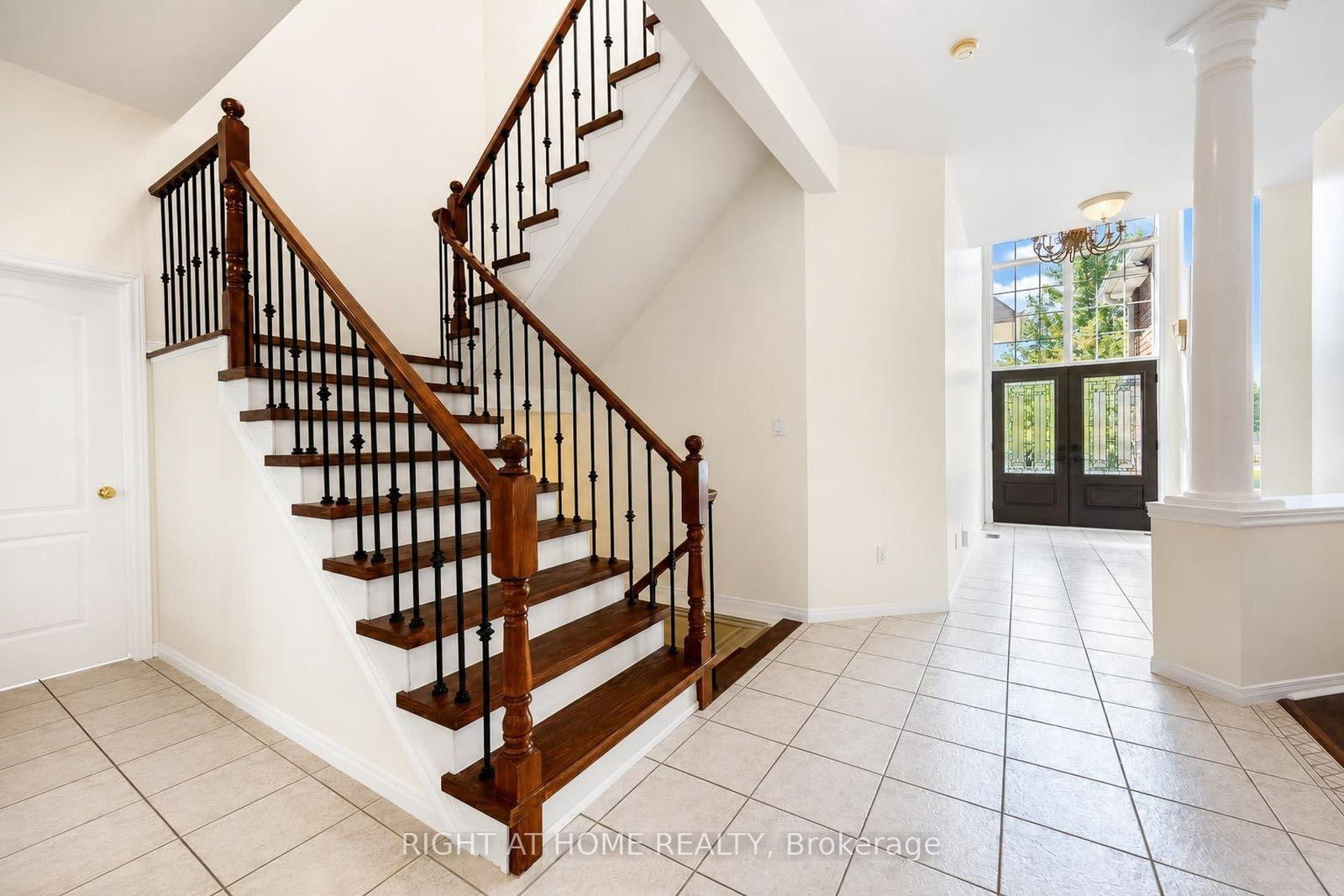 27 Thoroughbred Boulevard • Hamilton, ON photo 22