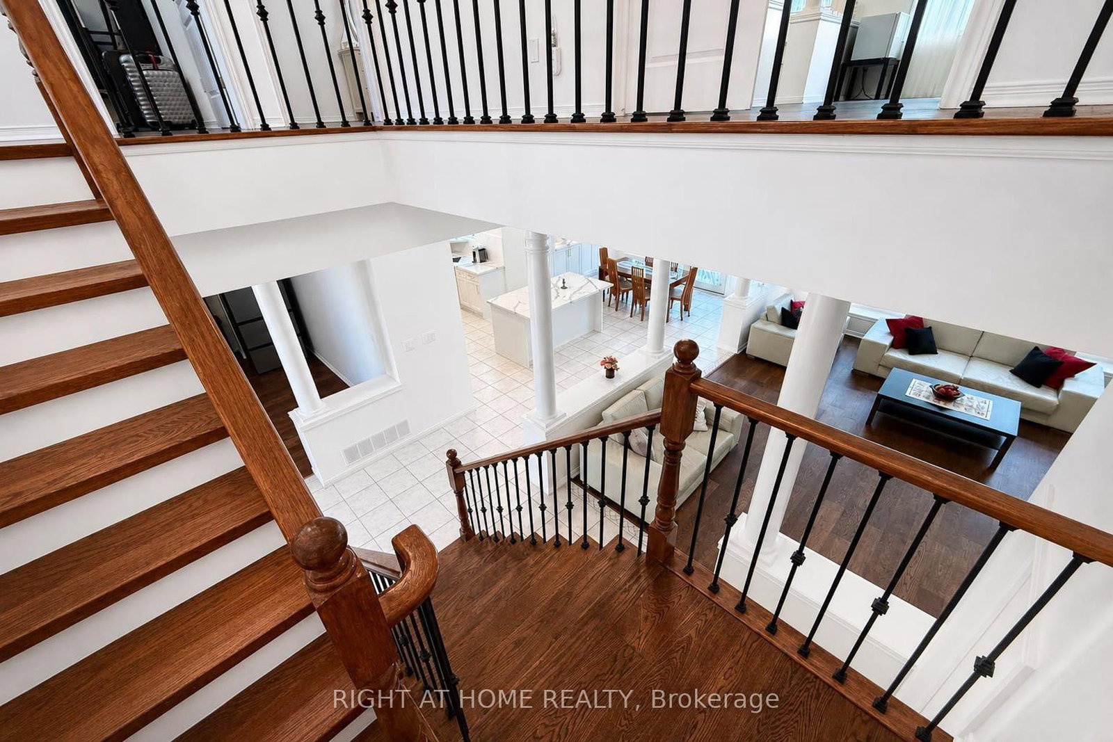 27 Thoroughbred Boulevard • Hamilton, ON photo 23