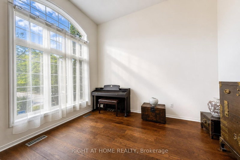 27 Thoroughbred Boulevard