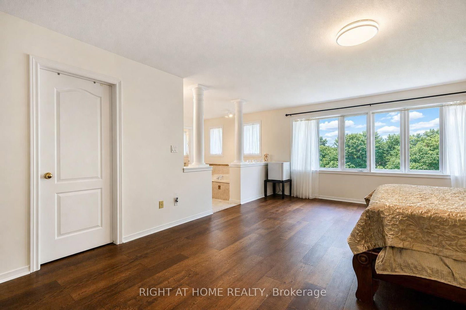 27 Thoroughbred Boulevard • Hamilton, ON photo 34